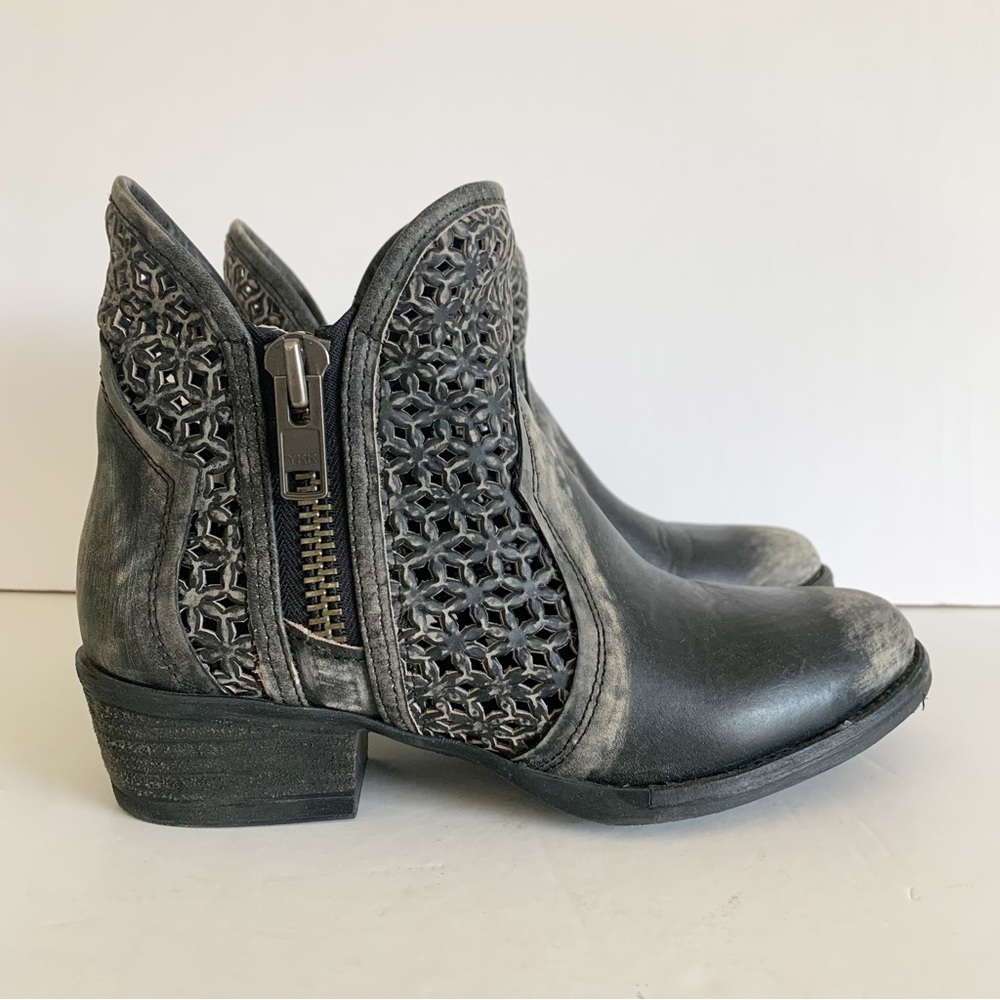 Circle G Western Short Cut Out Ankle Boot Booties Distressed Black 8 1/2 Women